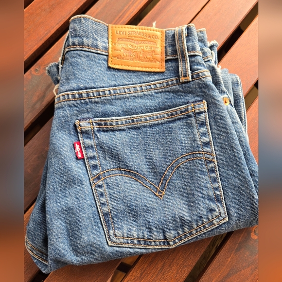 Levi Jeans - Picture 2 of 5